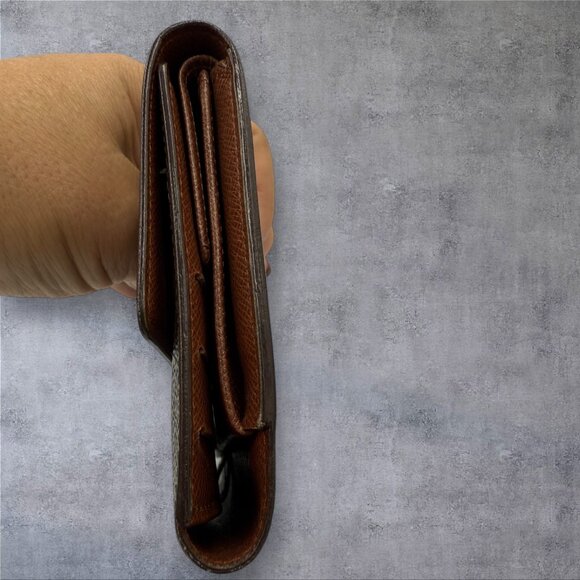 Louis Vuitton Monogram International Wallet - Picture 2 of 12